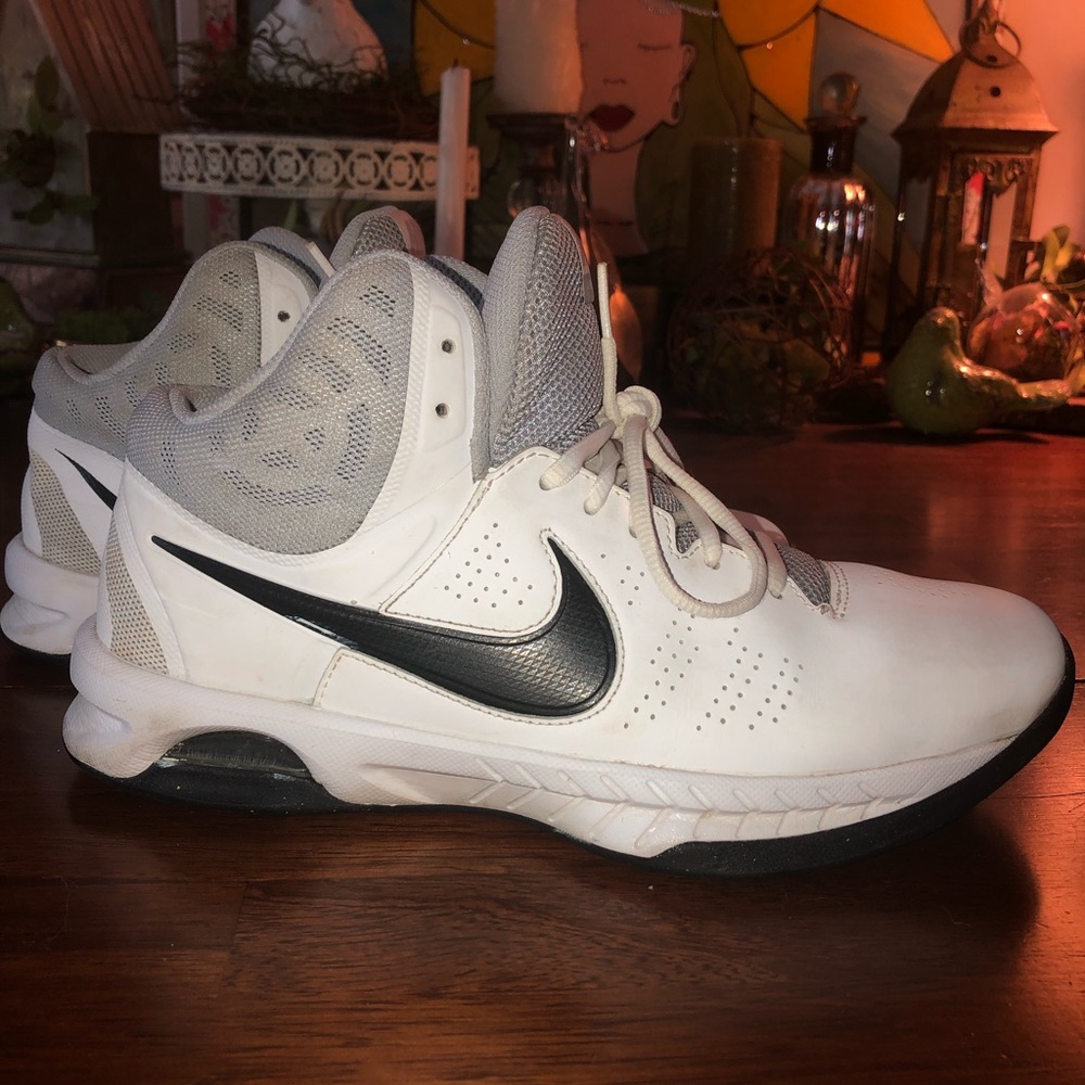 NIKE Hightop Tennis Shoes